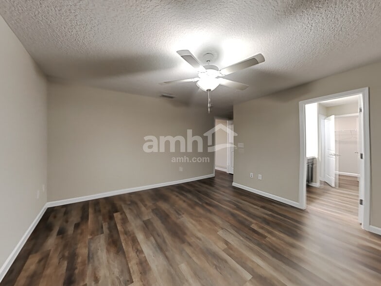 Building Photo - 91 Hemlock Point