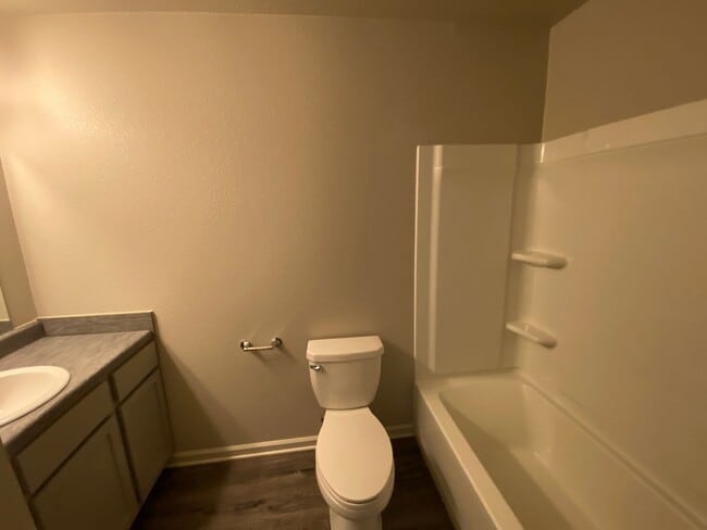 Building Photo - Beautiful 3bed/2bath Home