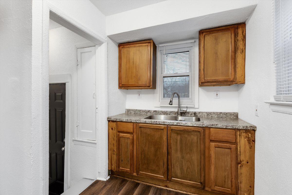 Building Photo - 12244 Woodmont Ave