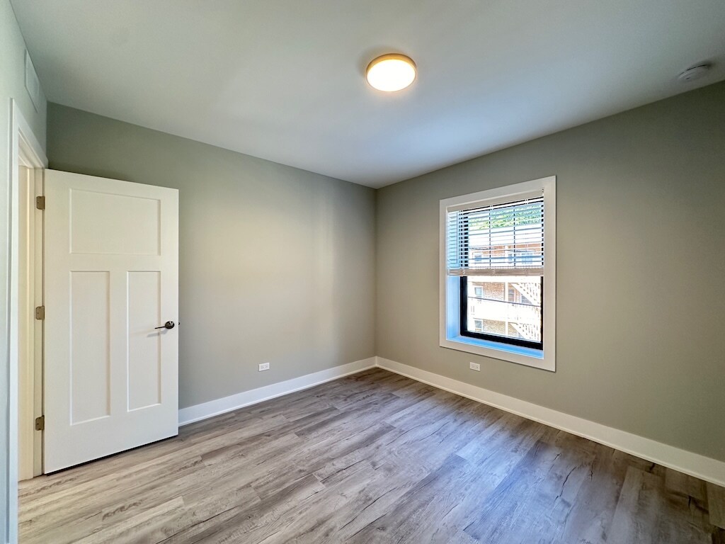 Building Photo - 1140 Oak