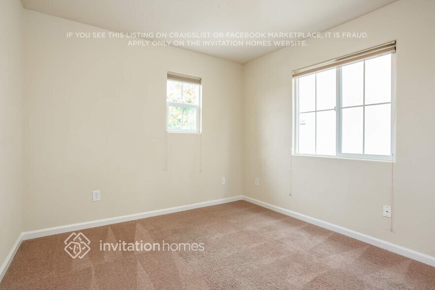 Building Photo - 1647 Dewey St