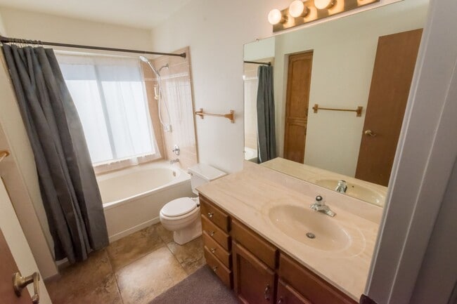 Building Photo - Beautifully Updated 2BR/2BA Home – Near Fort Huachuca