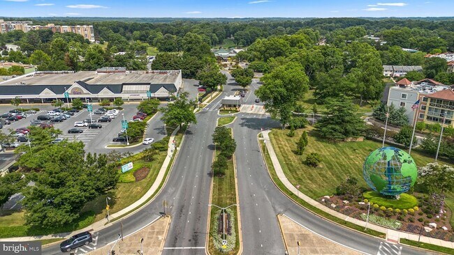 Building Photo - 3005 S Leisure World Blvd