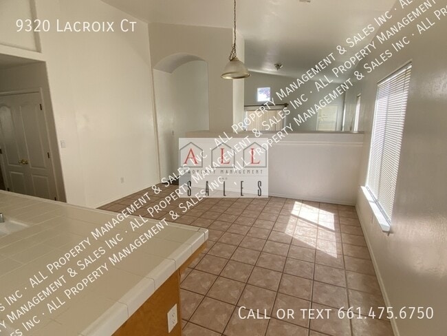 Building Photo - 9320 Lacroix Ct