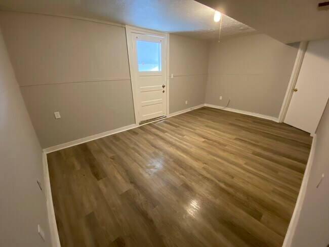 Building Photo - 4048 Taylor Blvd