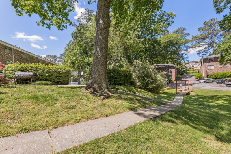 Building Photo - 1380 Church St