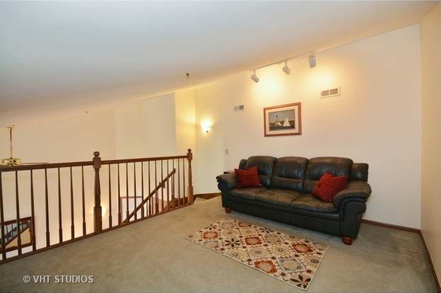 Building Photo - 5S510 Scots Dr