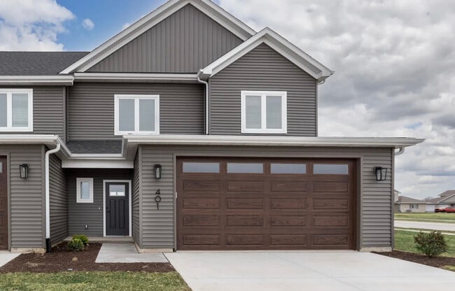 Building Photo - 401 E Donahue St