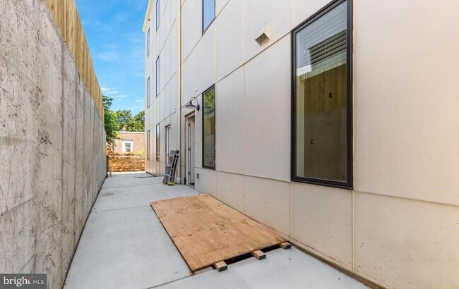 Building Photo - 511 Gorgas Ln