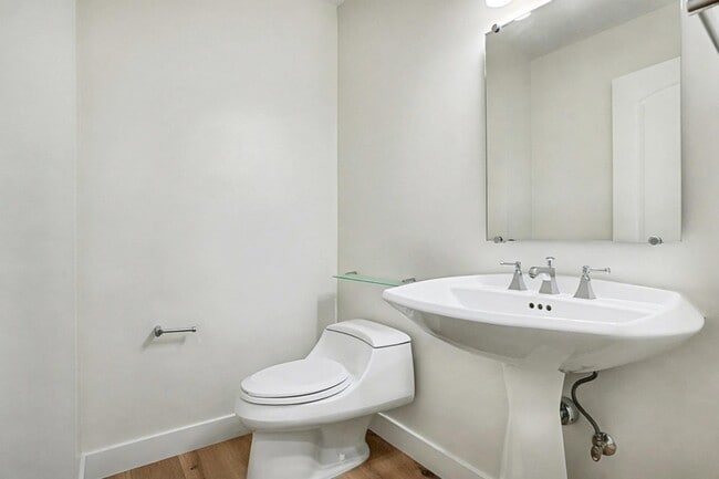 Building Photo - 29 Starview Dr