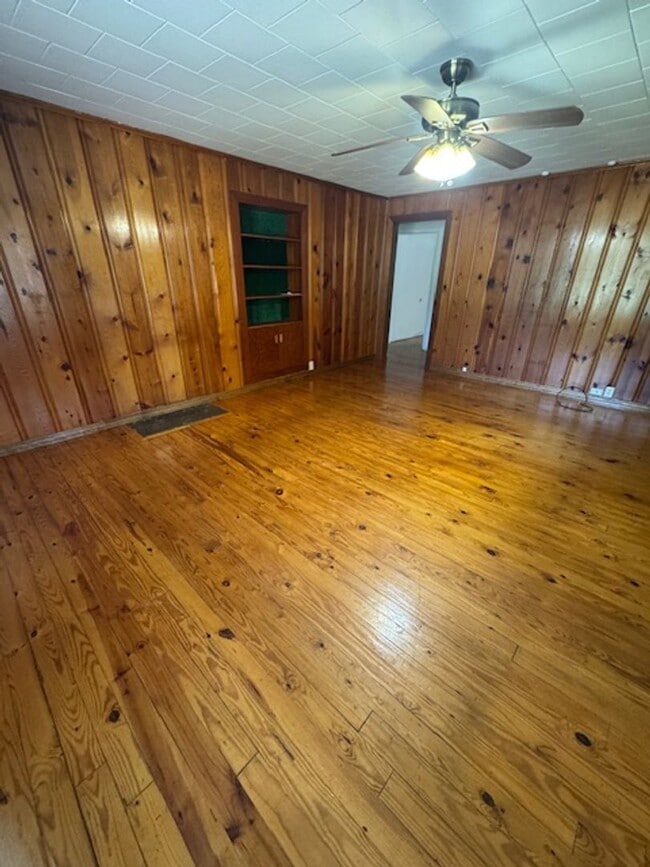 Building Photo - 123 Greenberry Cir
