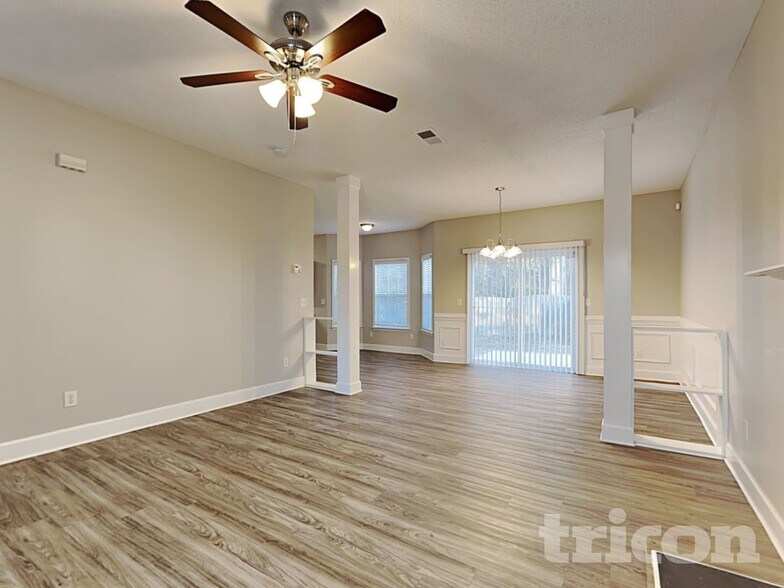 Building Photo - 134 Summer Pines Drive