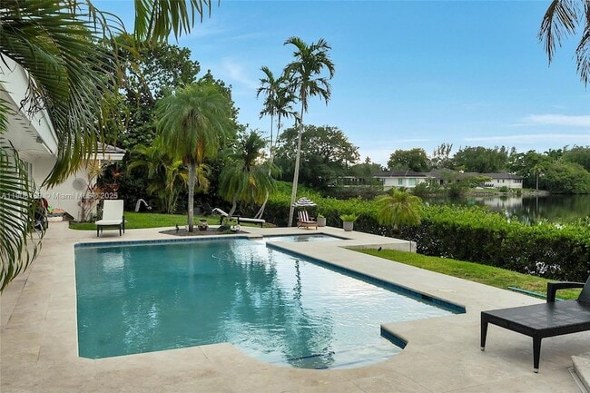 Building Photo - 415 Rovino Ave