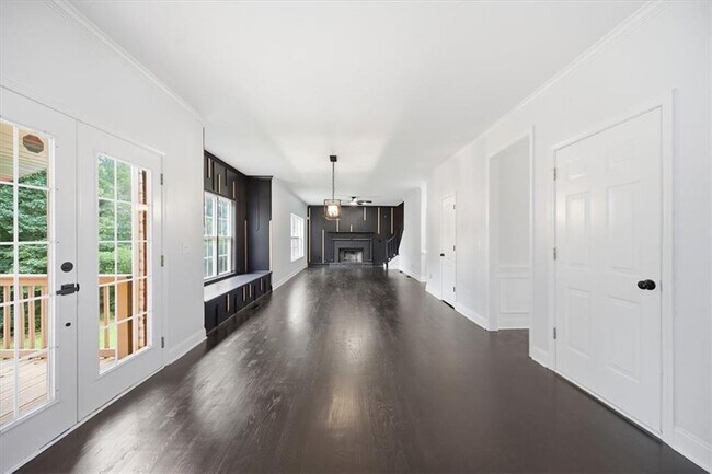 Building Photo - 2000 Millstone Dr SW