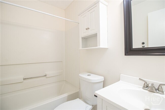 Building Photo - 148 Country Walk Cir