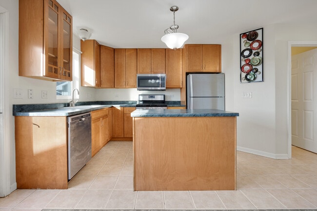 Building Photo - 540 Kennedy St