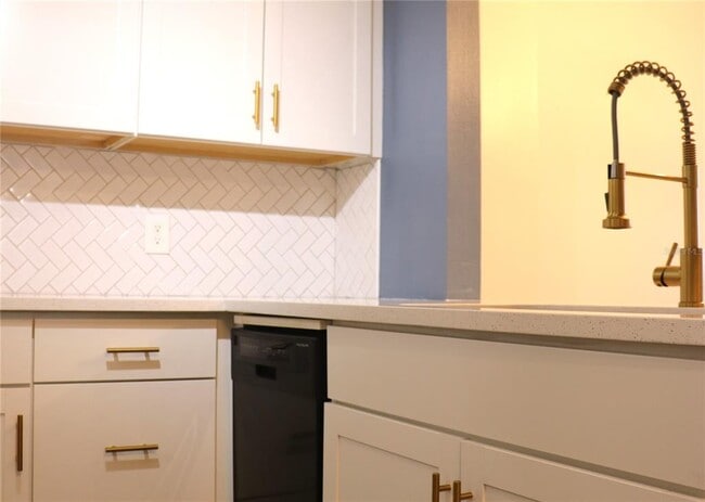 Building Photo - 2333 Feather Sound Dr