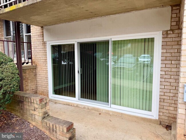 Building Photo - 5215 Newton St