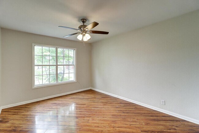 Building Photo - 722 Ralston Ave