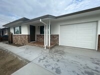 Building Photo - Fully Remodeled 2 Bedroom, 1 Bath