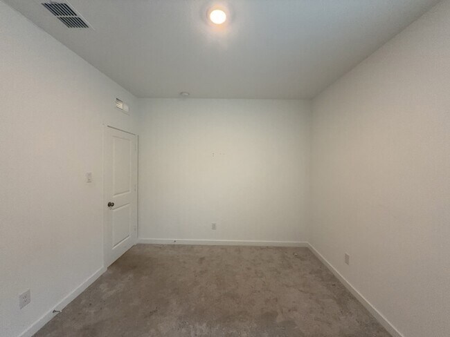 Building Photo - 537 Ml Trce Wy
