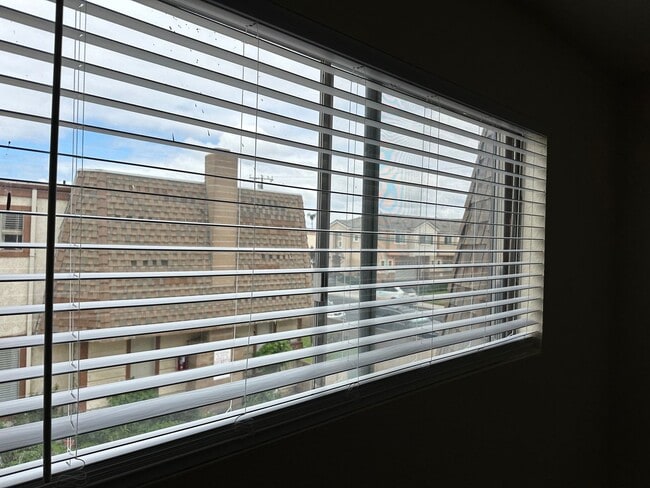 Building Photo - 2 Bedroom 1 Bath Townhome in Westminster