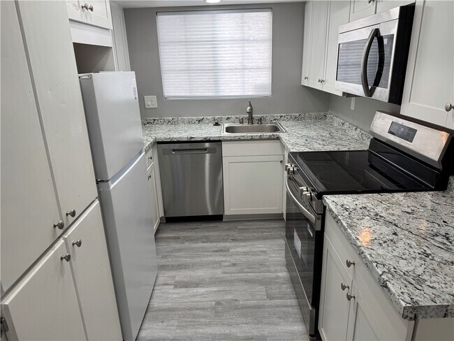 Building Photo - 26162 Sanz