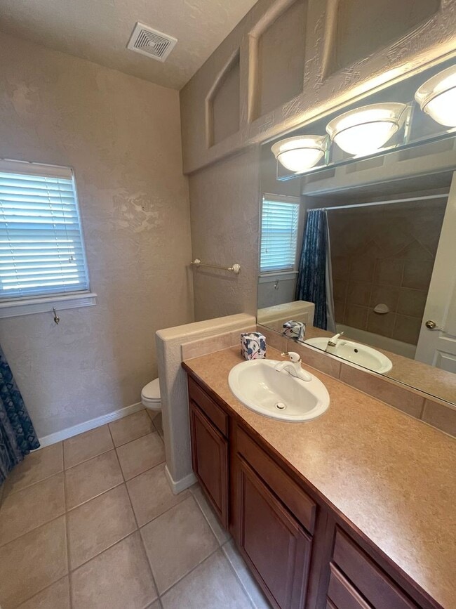 Building Photo - Gorgeous Home in Sonoma Ranch off Golf Club Rd!