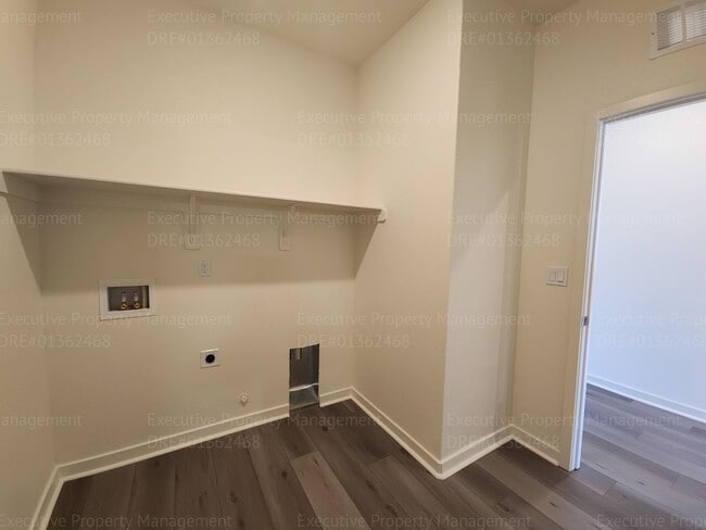 Building Photo - Newly constructed 3 bedroom/ 2 bathroom ho...