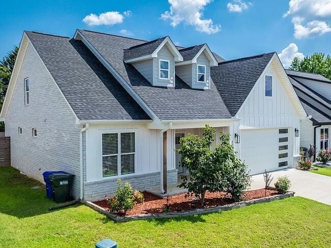 Building Photo - 1725 Rohan Cir