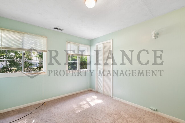 Building Photo - 749 N Westridge Dr