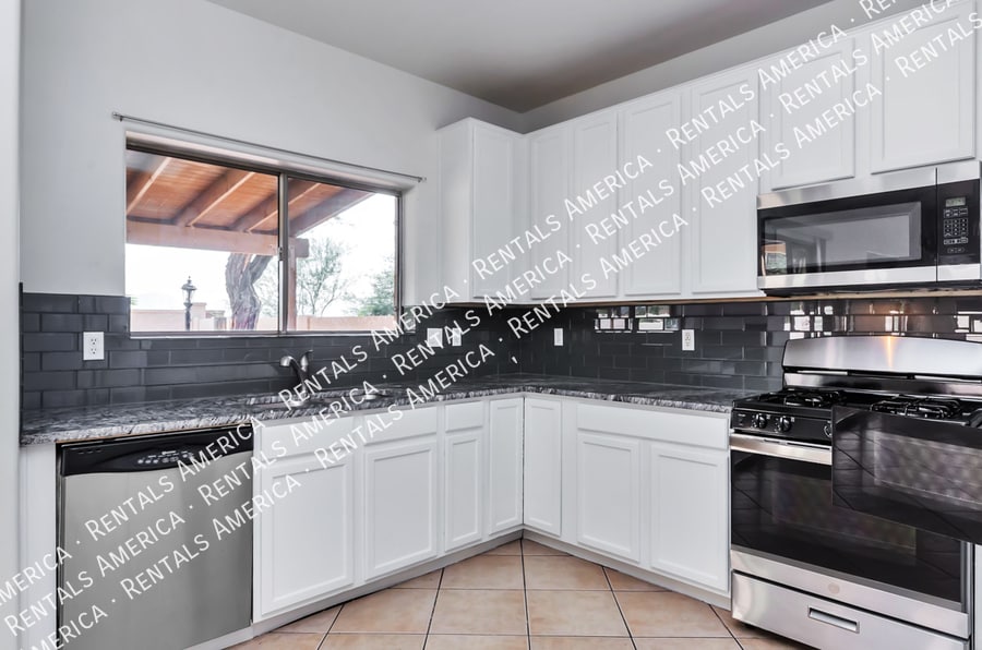 Building Photo - 60191 Verde Vista Ct