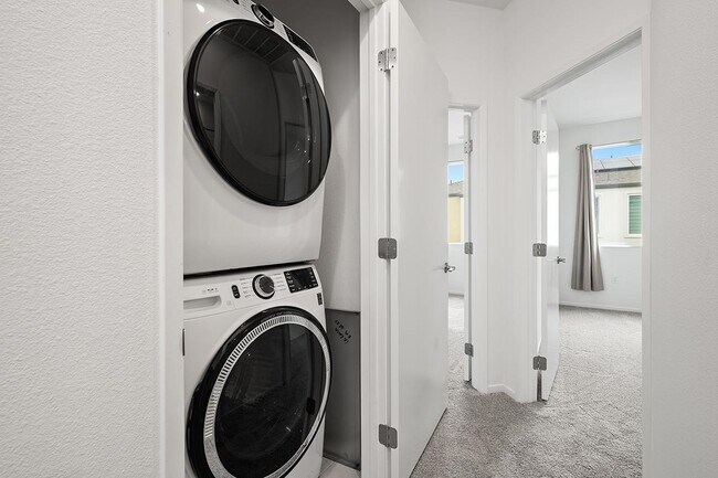 Building Photo - 5495 Seacliff Pl