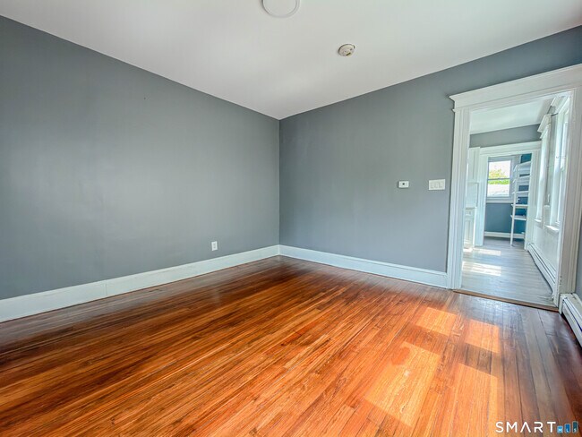 Building Photo - 15 Elmwood Ave