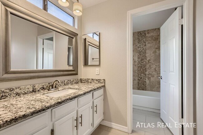 Building Photo - 5337 W Desert Hills Dr
