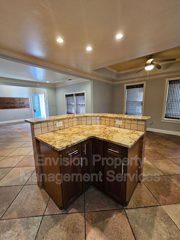 Building Photo - 1761 Monroe Dr NE