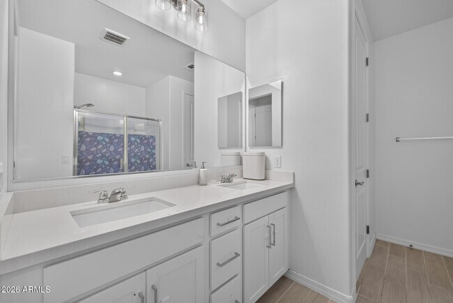 Building Photo - 9756 E Seismic Ave
