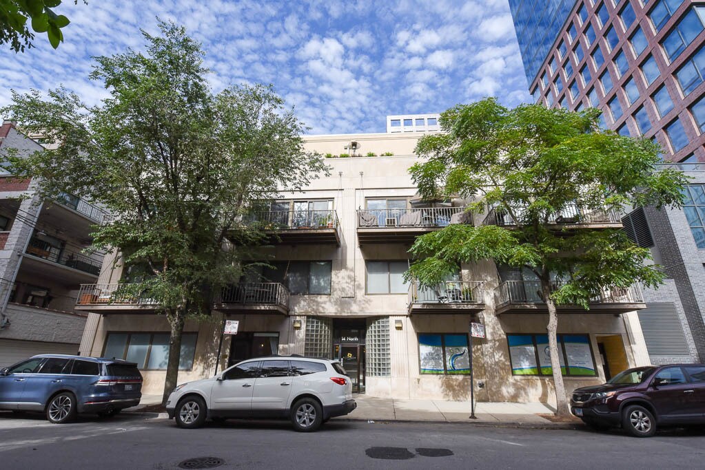 Building Photo - 14 N Sangamon St