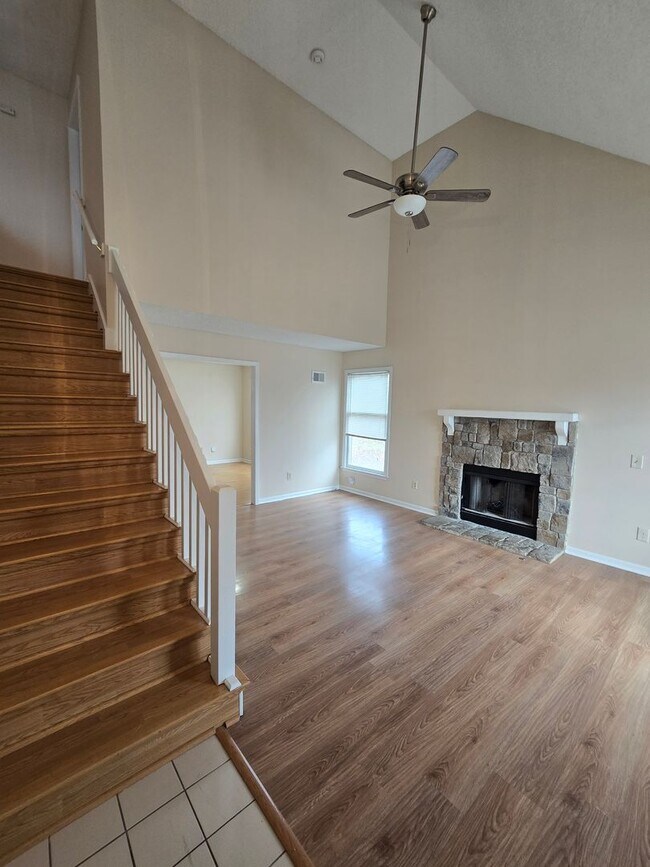 Building Photo - 6642 W 152nd St