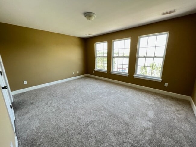 Building Photo - 3 Bedroom 3.5 Bath Townhouse in Whitney Lakes - Johns Island