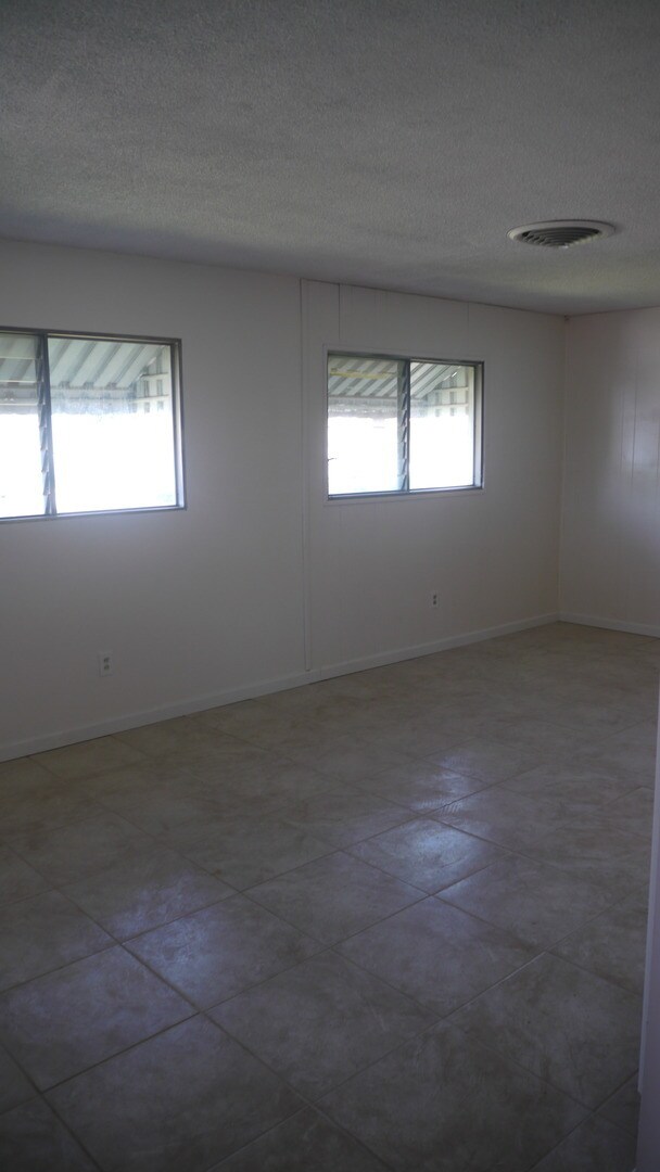 Building Photo - Beautifully Renovated 3-Bedroom Residence in San Bernardino