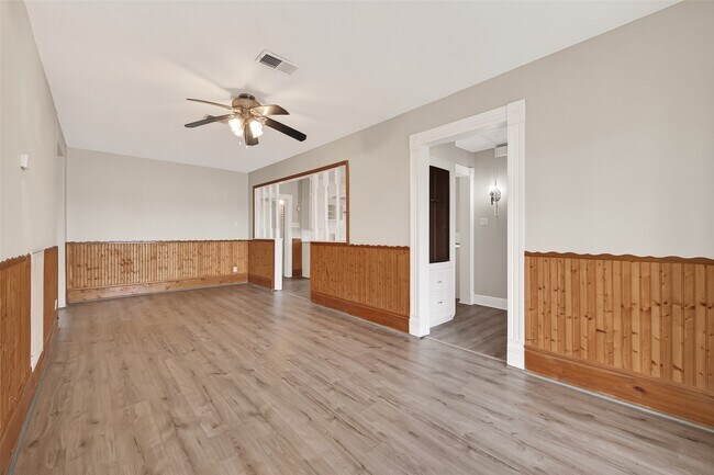 Building Photo - 1603 Blase Rd