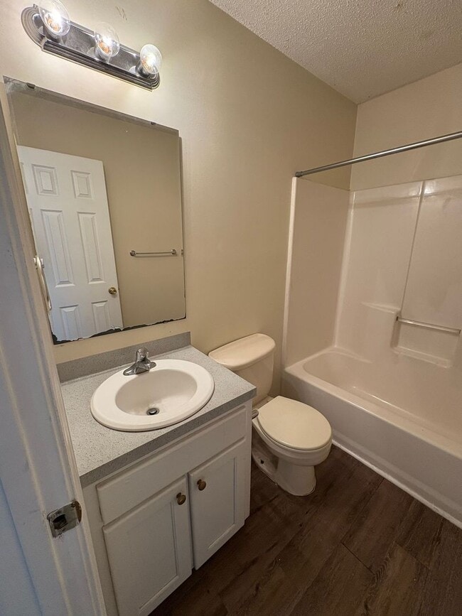 Building Photo - 3-Bedroom, 2-Bath Home in Taylor Oaks