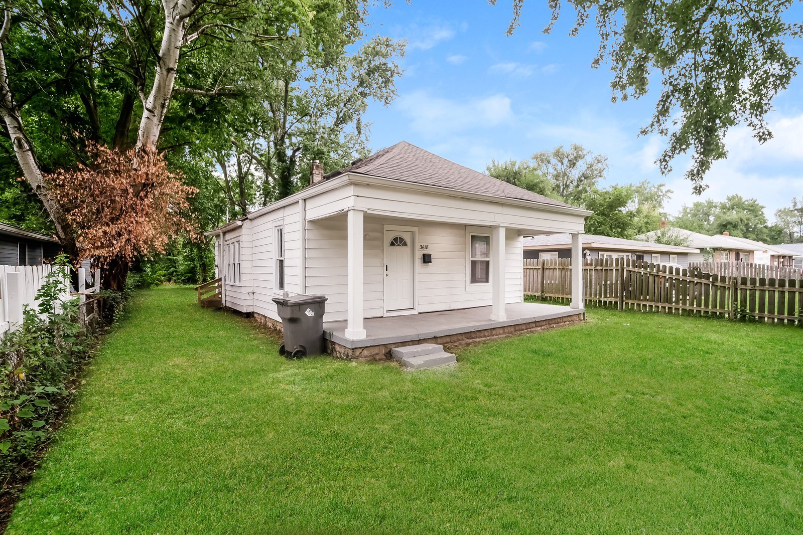 Building Photo - 3618 N Hawthorne Ln