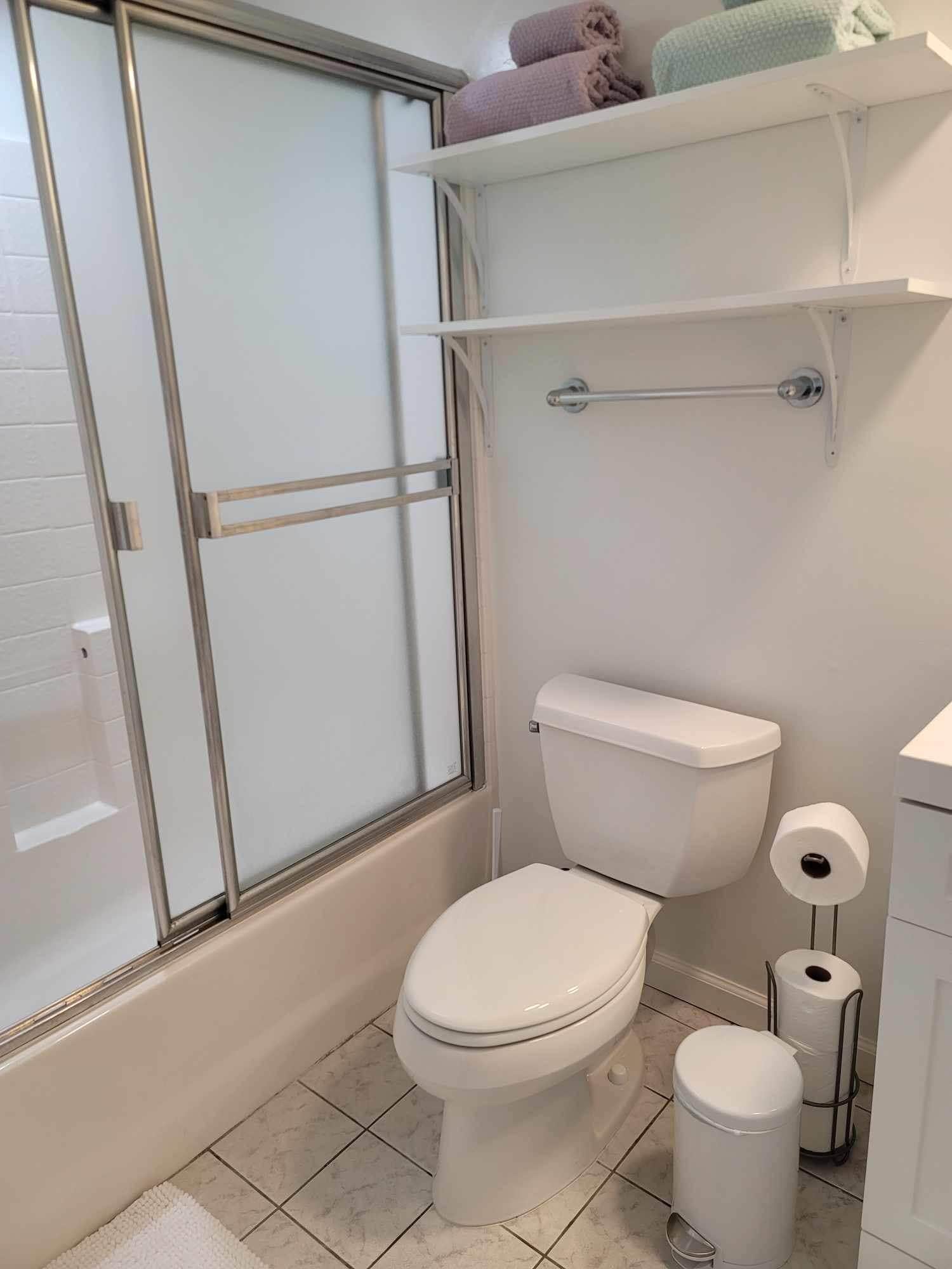 Building Photo - 825 Calle de Arboles