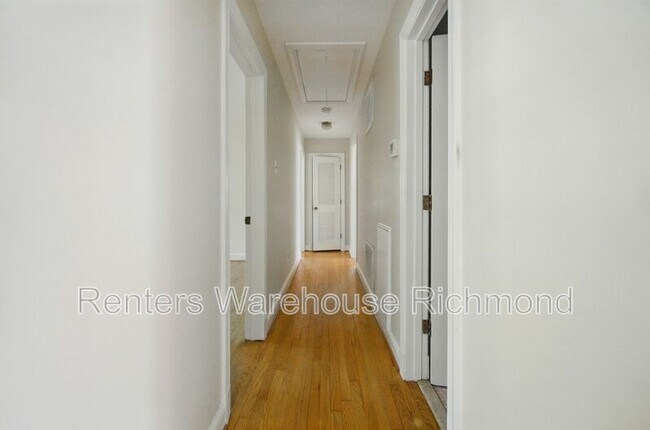 Building Photo - 4817 Stornoway Dr