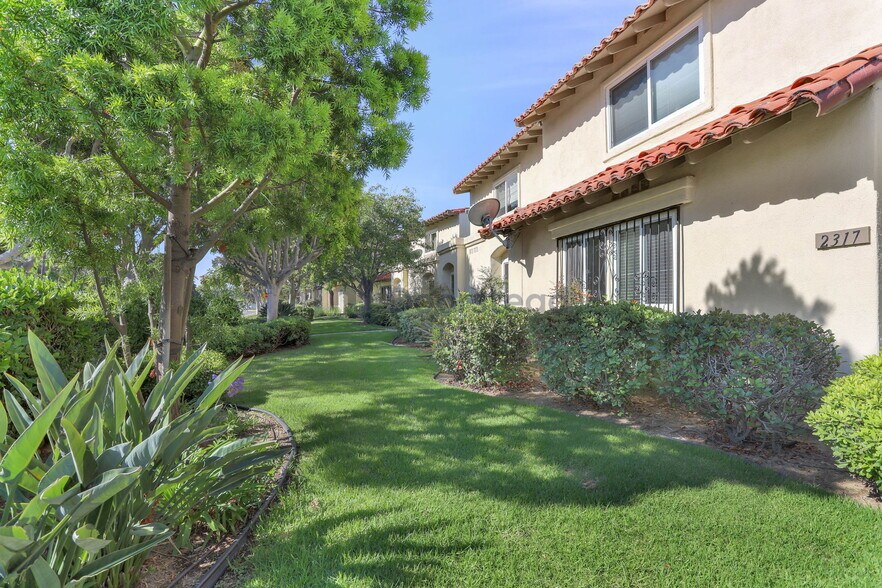 Primary Photo - 2317 Eastbluff Dr