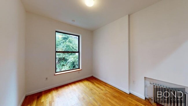 Building Photo - 96 Third Avenue