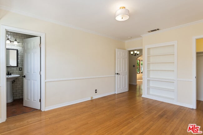 Building Photo - 1976 S Preuss Rd