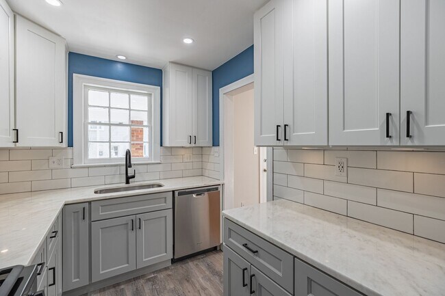 Building Photo - Completely Updated Charming Cape Cod